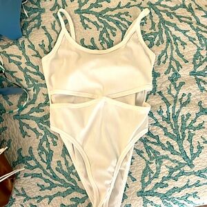 Trendy NWT -SHEIN onesie white size medium , cut out sides for cute summer look!